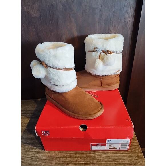 Pull On Snow Boots Chestnut Brown Size 5 Youth Girls Fur trim Vegan Pom Poms - Picture 1 of 7